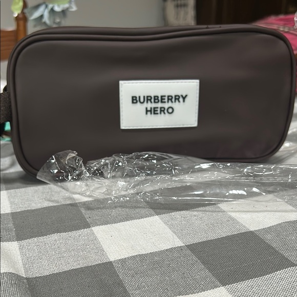 YNS Generic Other - Brown Vinyl Toiletry Bag with Minimalist Design